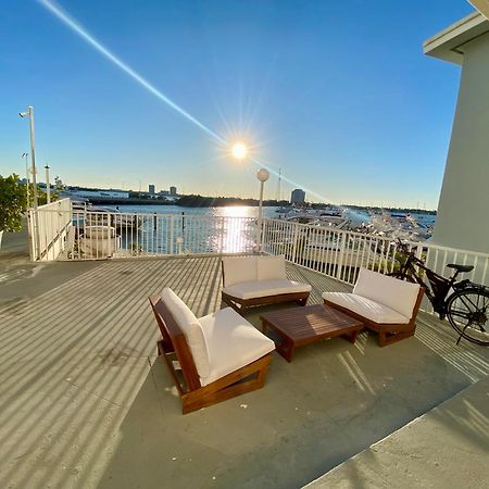 Luxurious Remodeled Direct Waterfront Apartment With Miami Skyline View And Outdoor Terrace Free Parking 5Min Drive To Miami Beach Ngoại thất bức ảnh