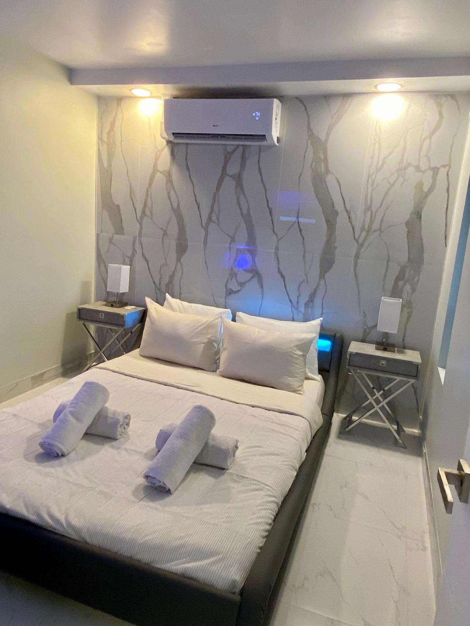 Luxurious Remodeled Direct Waterfront Apartment With Miami Skyline View And Outdoor Terrace Free Parking 5Min Drive To Miami Beach Ngoại thất bức ảnh