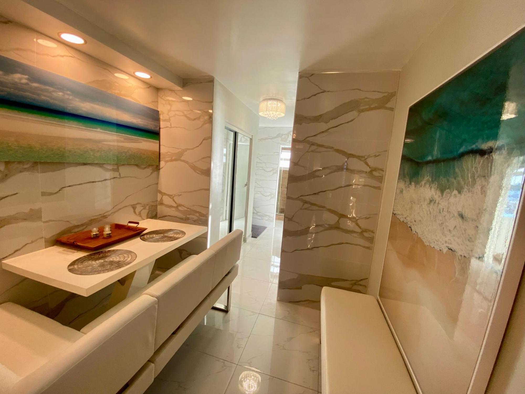 Luxurious Remodeled Direct Waterfront Apartment With Miami Skyline View And Outdoor Terrace Free Parking 5Min Drive To Miami Beach Ngoại thất bức ảnh