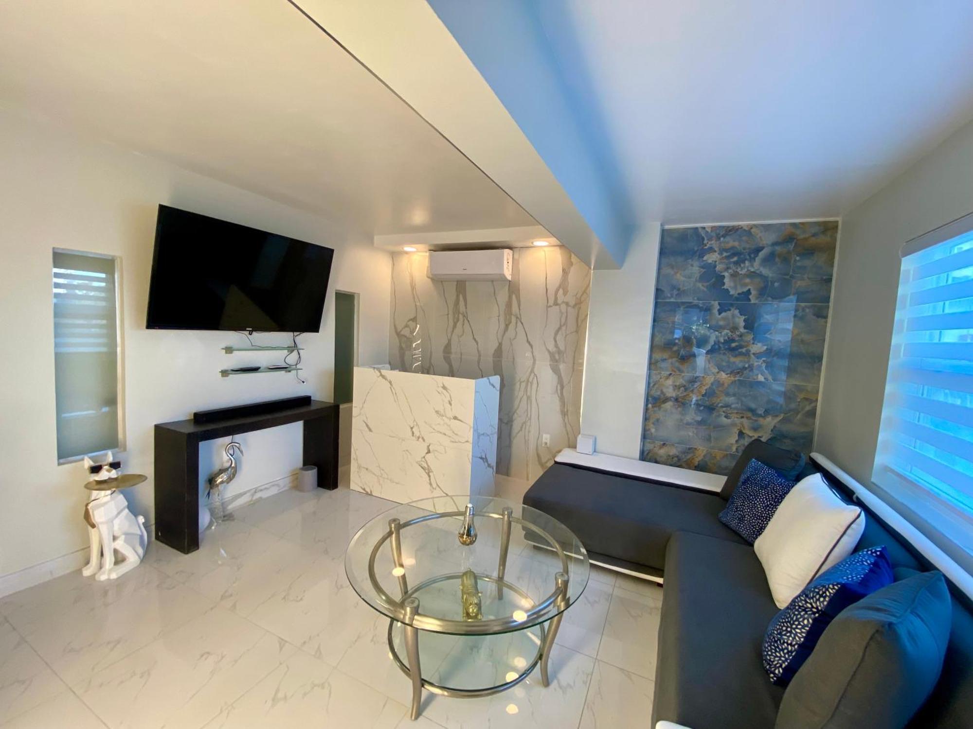 Luxurious Remodeled Direct Waterfront Apartment With Miami Skyline View And Outdoor Terrace Free Parking 5Min Drive To Miami Beach Ngoại thất bức ảnh