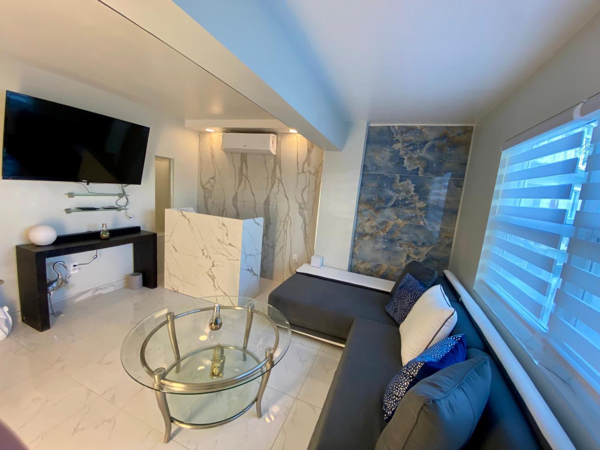Luxurious Remodeled Direct Waterfront Apartment With Miami Skyline View And Outdoor Terrace Free Parking 5Min Drive To Miami Beach Ngoại thất bức ảnh