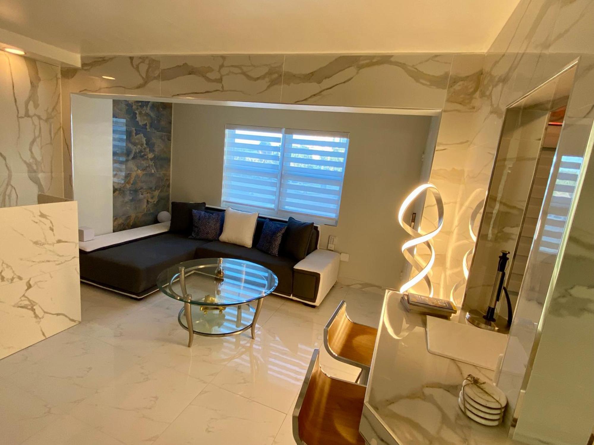 Luxurious Remodeled Direct Waterfront Apartment With Miami Skyline View And Outdoor Terrace Free Parking 5Min Drive To Miami Beach Ngoại thất bức ảnh