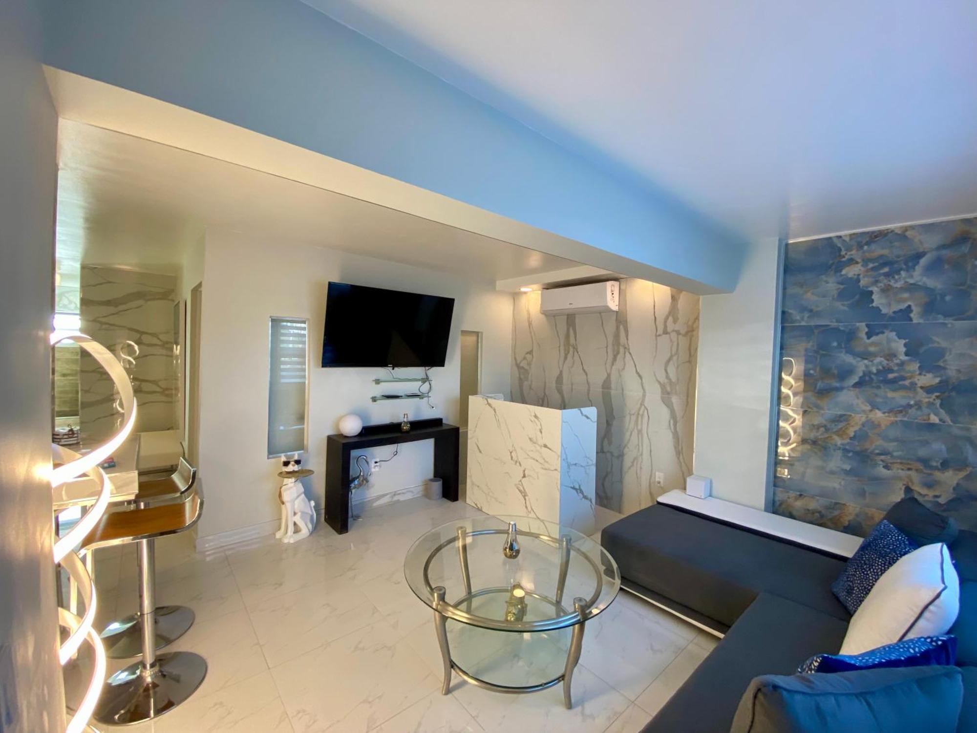 Luxurious Remodeled Direct Waterfront Apartment With Miami Skyline View And Outdoor Terrace Free Parking 5Min Drive To Miami Beach Ngoại thất bức ảnh