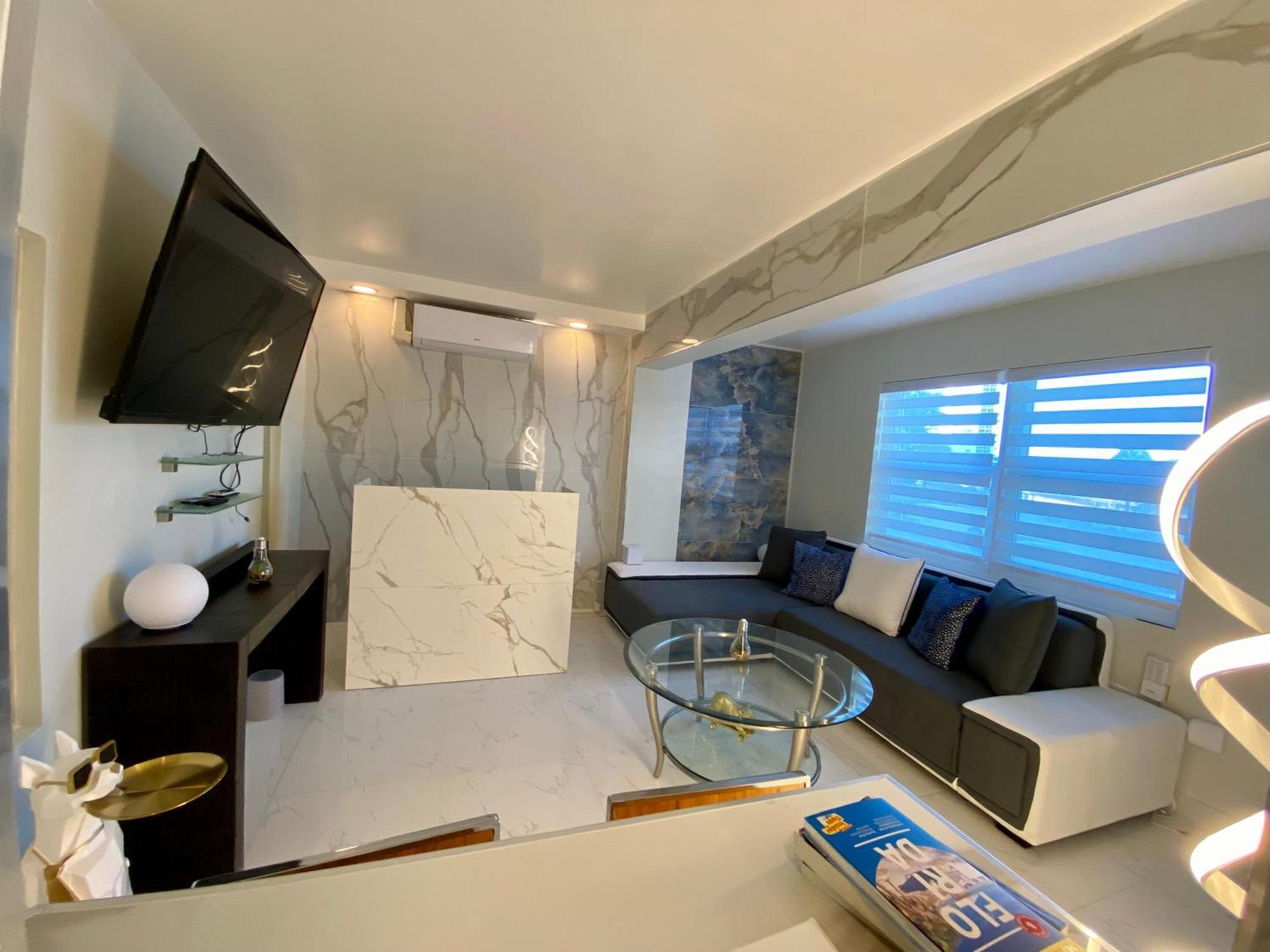 Luxurious Remodeled Direct Waterfront Apartment With Miami Skyline View And Outdoor Terrace Free Parking 5Min Drive To Miami Beach Ngoại thất bức ảnh