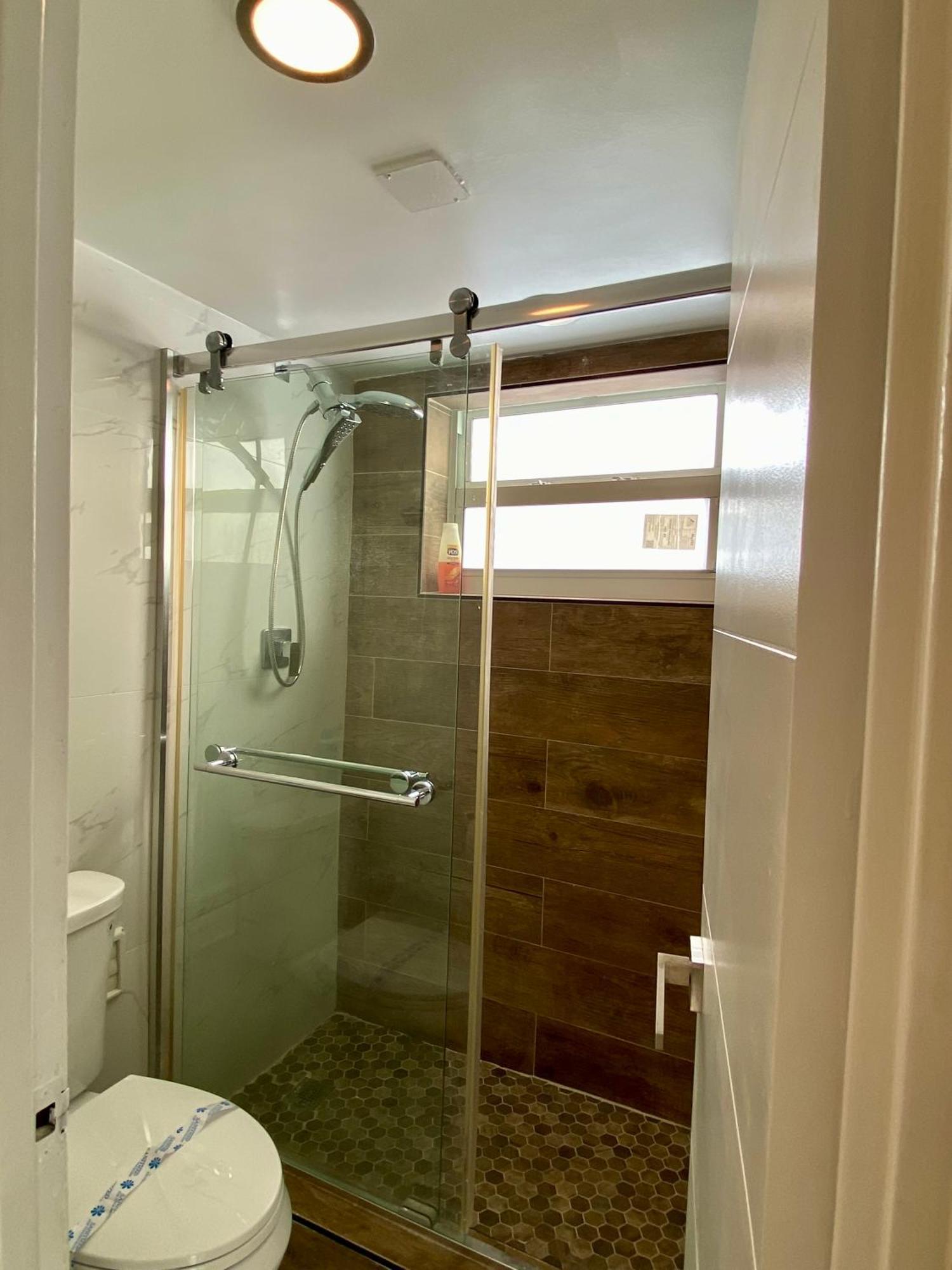 Luxurious Remodeled Direct Waterfront Apartment With Miami Skyline View And Outdoor Terrace Free Parking 5Min Drive To Miami Beach Ngoại thất bức ảnh