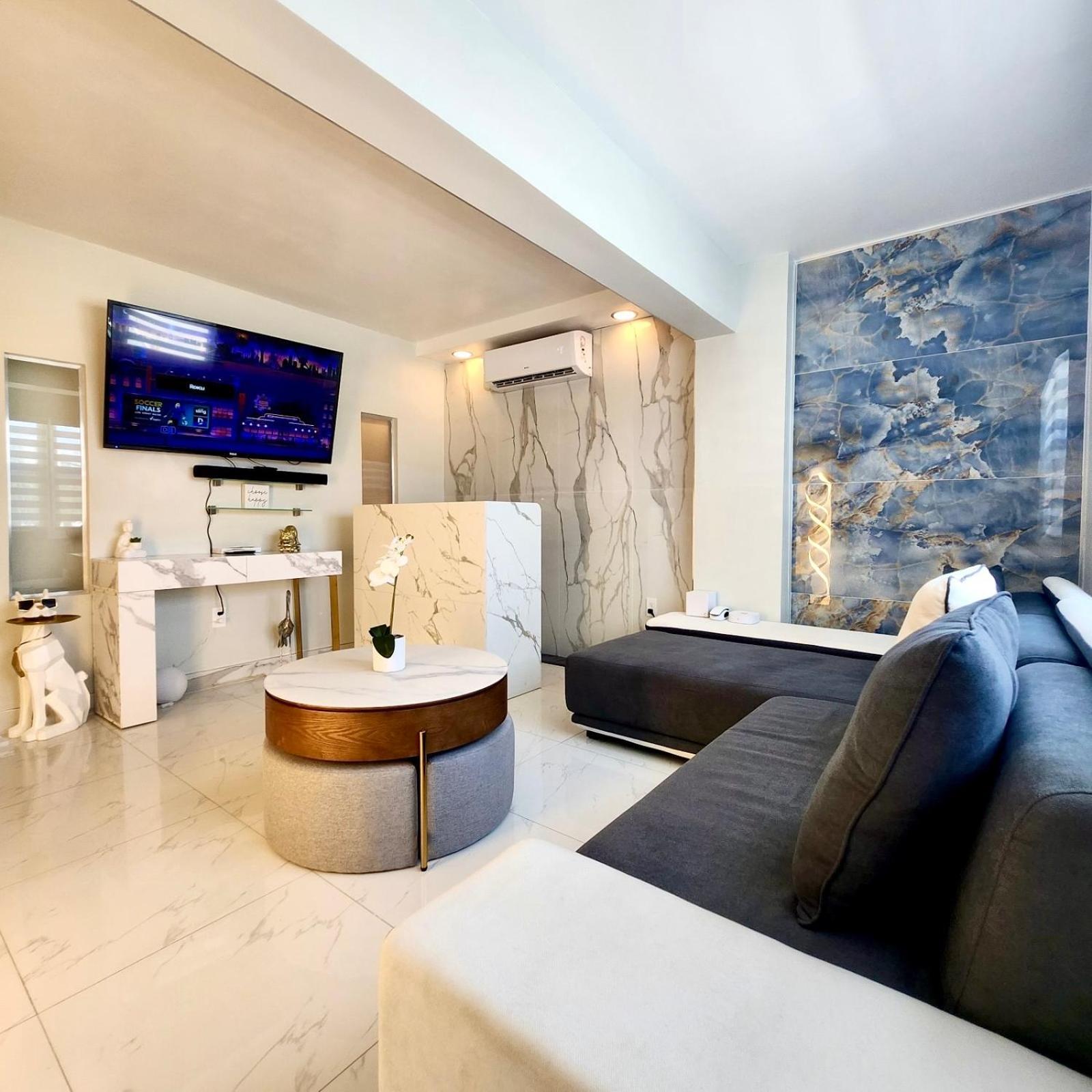 Luxurious Remodeled Direct Waterfront Apartment With Miami Skyline View And Outdoor Terrace Free Parking 5Min Drive To Miami Beach Ngoại thất bức ảnh